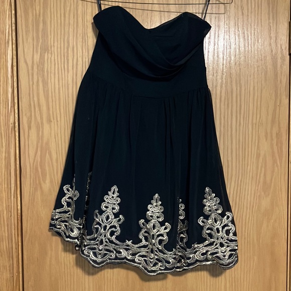 TFNC strapless prom dress - Picture 2 of 4